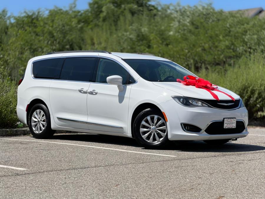 2017 Chrysler Pacifica Touring-L FWD, available for sale in Paterson, New Jersey | Speedway Motors LLC. Paterson, New Jersey 2017 Chrysler Pacifica Touring-L FWD, available for sale in Paterson, New Jersey | Speedway Motors LLC. Paterson, New Jersey