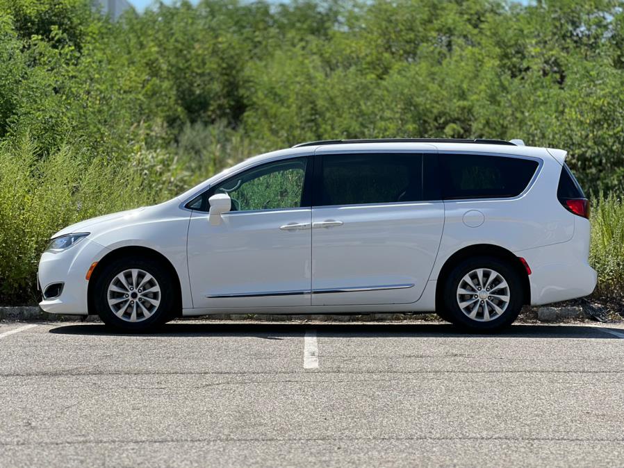 2017 Chrysler Pacifica Touring-L FWD, available for sale in Paterson, New Jersey | Speedway Motors LLC. Paterson, New Jersey 2017 Chrysler Pacifica Touring-L FWD, available for sale in Paterson, New Jersey | Speedway Motors LLC. Paterson, New Jersey