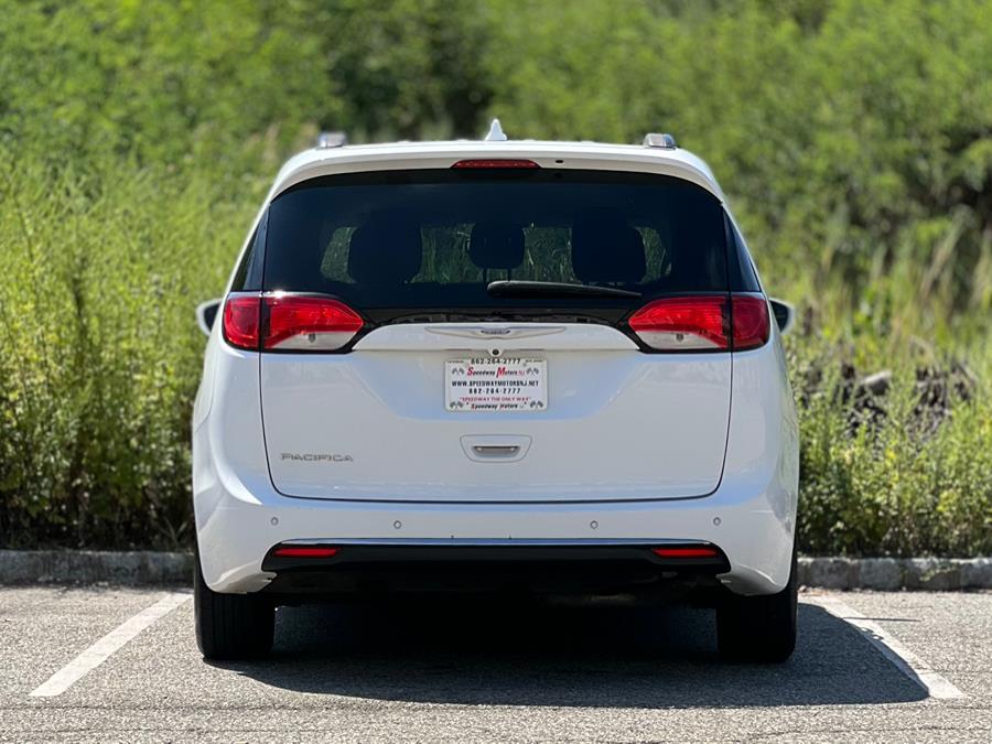 2017 Chrysler Pacifica Touring-L FWD, available for sale in Paterson, New Jersey | Speedway Motors LLC. Paterson, New Jersey 2017 Chrysler Pacifica Touring-L FWD, available for sale in Paterson, New Jersey | Speedway Motors LLC. Paterson, New Jersey