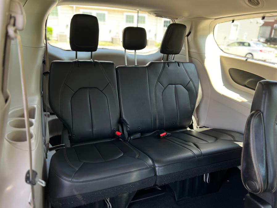 2017 Chrysler Pacifica Touring-L FWD, available for sale in Paterson, New Jersey | Speedway Motors LLC. Paterson, New Jersey 2017 Chrysler Pacifica Touring-L FWD, available for sale in Paterson, New Jersey | Speedway Motors LLC. Paterson, New Jersey