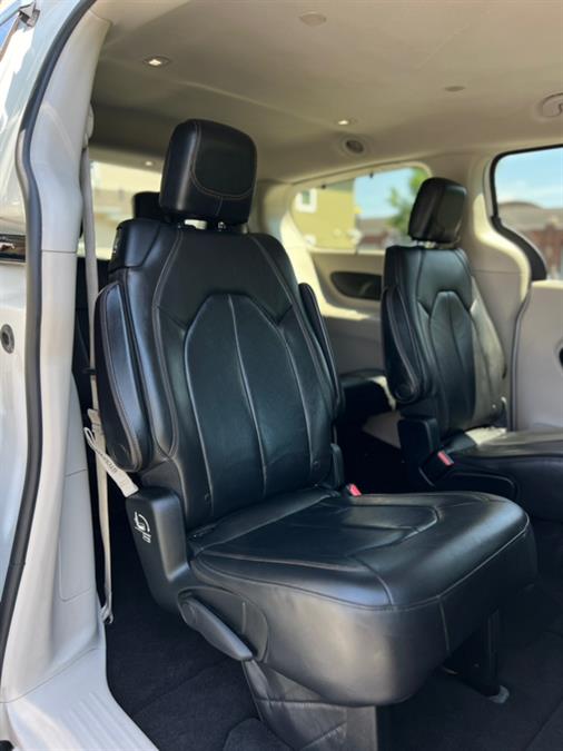 2017 Chrysler Pacifica Touring-L FWD, available for sale in Paterson, New Jersey | Speedway Motors LLC. Paterson, New Jersey 2017 Chrysler Pacifica Touring-L FWD, available for sale in Paterson, New Jersey | Speedway Motors LLC. Paterson, New Jersey
