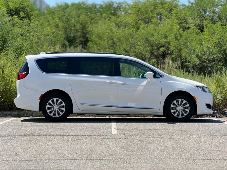 2017 Chrysler Pacifica Touring-L FWD, available for sale in Paterson, New Jersey | Speedway Motors LLC. Paterson, New Jersey 2017 Chrysler Pacifica Touring-L FWD, available for sale in Paterson, New Jersey | Speedway Motors LLC. Paterson, New Jersey