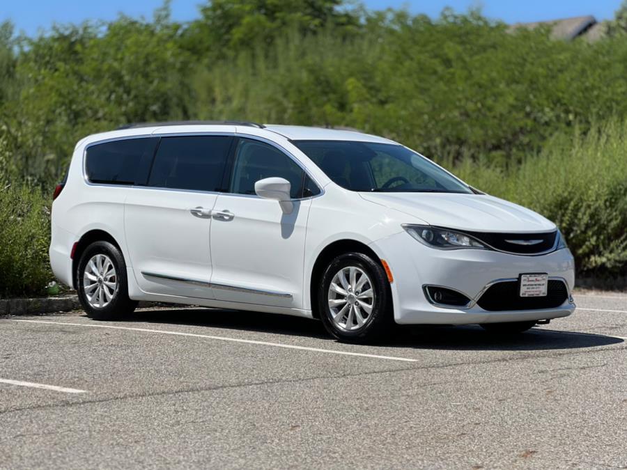 2017 Chrysler Pacifica Touring-L FWD, available for sale in Paterson, New Jersey | Speedway Motors LLC. Paterson, New Jersey 2017 Chrysler Pacifica Touring-L FWD, available for sale in Paterson, New Jersey | Speedway Motors LLC. Paterson, New Jersey