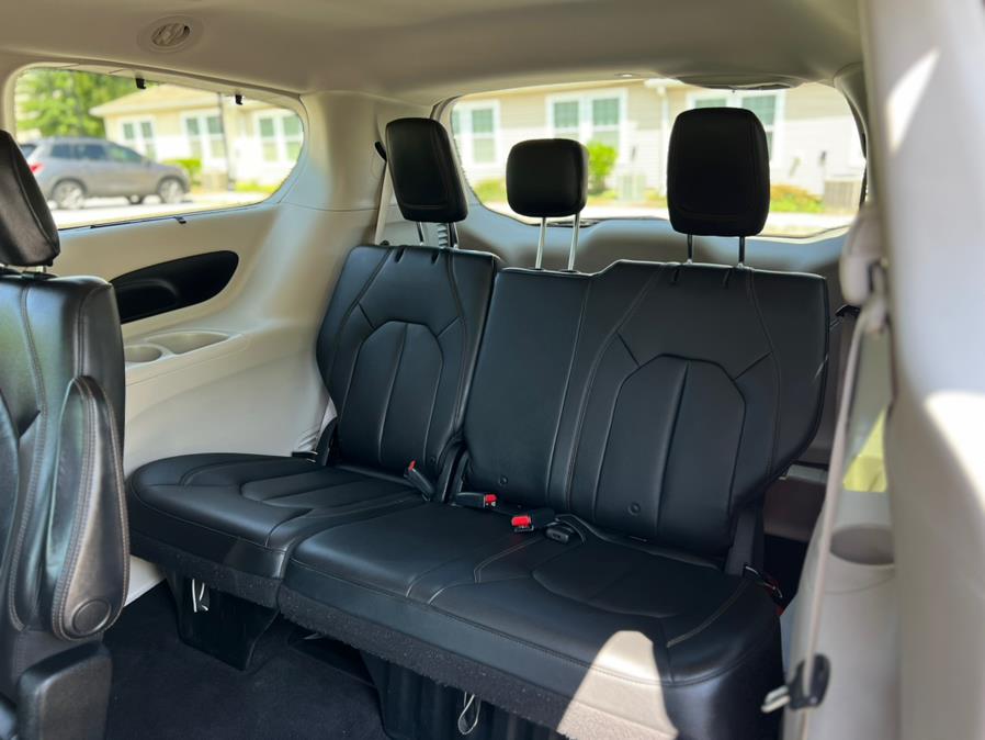 2017 Chrysler Pacifica Touring-L FWD, available for sale in Paterson, New Jersey | Speedway Motors LLC. Paterson, New Jersey 2017 Chrysler Pacifica Touring-L FWD, available for sale in Paterson, New Jersey | Speedway Motors LLC. Paterson, New Jersey