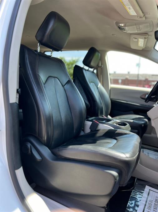 2017 Chrysler Pacifica Touring-L FWD, available for sale in Paterson, New Jersey | Speedway Motors LLC. Paterson, New Jersey 2017 Chrysler Pacifica Touring-L FWD, available for sale in Paterson, New Jersey | Speedway Motors LLC. Paterson, New Jersey