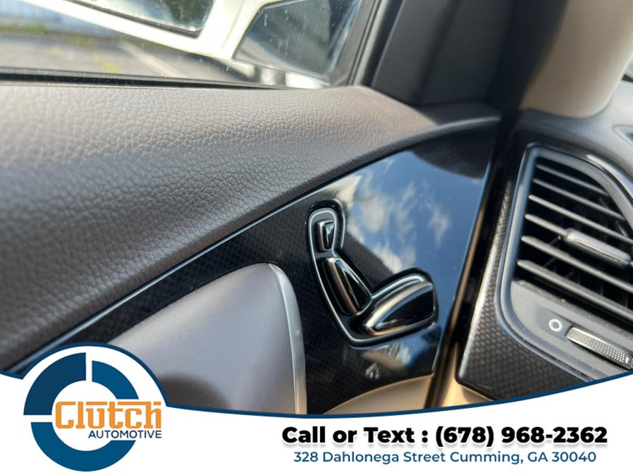 2013 Hyundai Azera 4dr Sdn, available for sale in Cumming, Georgia | Clutch Automotive. Cumming, Georgia 2013 Hyundai Azera 4dr Sdn, available for sale in Cumming, Georgia | Clutch Automotive. Cumming, Georgia