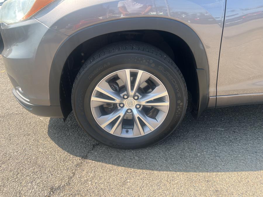 2015 Toyota Highlander AWD 4dr V6 XLE (Natl), available for sale in Milford, Connecticut | Korhan LLC DBA Superior Motors. Milford, Connecticut 2015 Toyota Highlander AWD 4dr V6 XLE (Natl), available for sale in Milford, Connecticut | Korhan LLC DBA Superior Motors. Milford, Connecticut