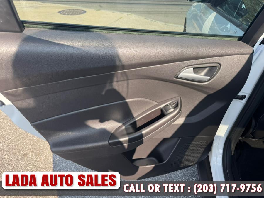 2013 Ford Focus 4dr Sdn SE, available for sale in Bridgeport, Connecticut | Lada Auto Sales. Bridgeport, Connecticut 2013 Ford Focus 4dr Sdn SE, available for sale in Bridgeport, Connecticut | Lada Auto Sales. Bridgeport, Connecticut