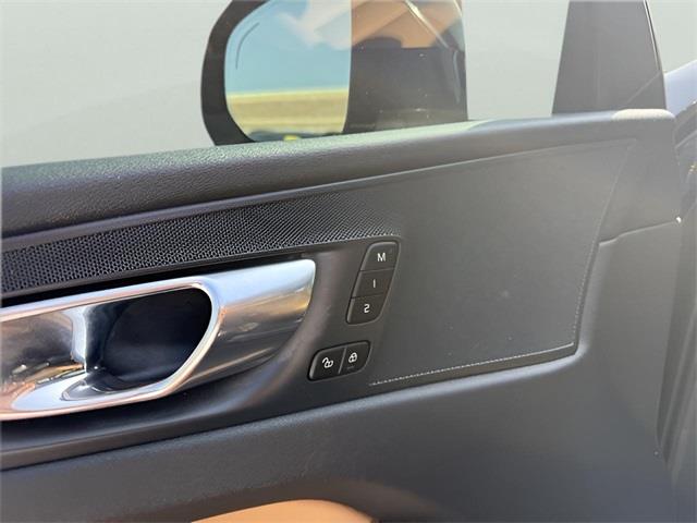 2020 Volvo Xc60 T5 Momentum, available for sale in Stratford, Connecticut | Wiz Leasing Inc. Stratford, Connecticut 2020 Volvo Xc60 T5 Momentum, available for sale in Stratford, Connecticut | Wiz Leasing Inc. Stratford, Connecticut