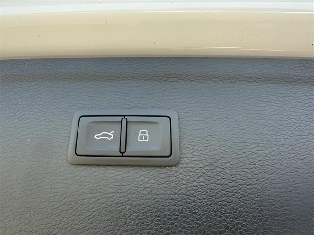 2019 Audi Q5 2.0T Premium, available for sale in Stratford, Connecticut | Wiz Leasing Inc. Stratford, Connecticut 2019 Audi Q5 2.0T Premium, available for sale in Stratford, Connecticut | Wiz Leasing Inc. Stratford, Connecticut