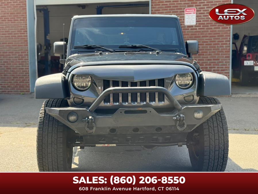 2014 Jeep Wrangler Unlimited Rubicon photo 3