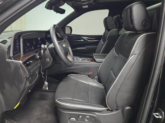 2024 Cadillac Escalade 4WD 4dr Premium Luxury, available for sale in Franklin Square, New York | Luxury Motor Club. Franklin Square, New York 2024 Cadillac Escalade 4WD 4dr Premium Luxury, available for sale in Franklin Square, New York | Luxury Motor Club. Franklin Square, New York