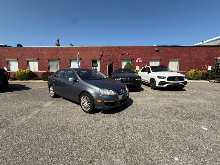 2009 Volkswagen Jetta Sedan 4dr Auto S, available for sale in Hicksville, New York | REGAL AUTOHAUS Auto Service and Sales. Hicksville, New York 2009 Volkswagen Jetta Sedan 4dr Auto S, available for sale in Hicksville, New York | REGAL AUTOHAUS Auto Service and Sales. Hicksville, New York