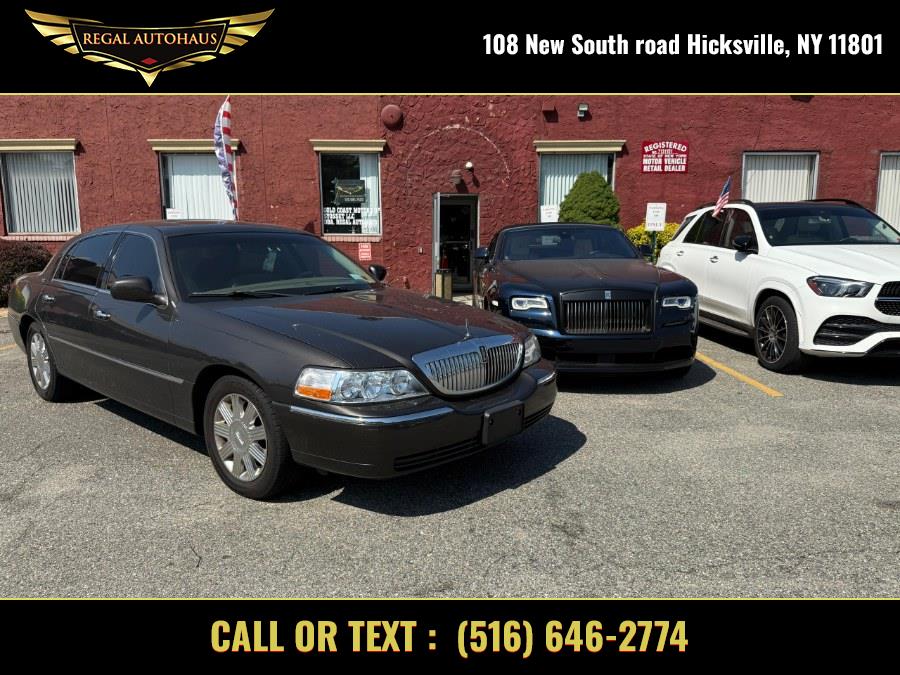 2005 Lincoln Town Car 4dr Sdn Signature Limited, available for sale in Hicksville, New York | REGAL AUTOHAUS Auto Service and Sales. Hicksville, New York 2005 Lincoln Town Car 4dr Sdn Signature Limited, available for sale in Hicksville, New York | REGAL AUTOHAUS Auto Service and Sales. Hicksville, New York