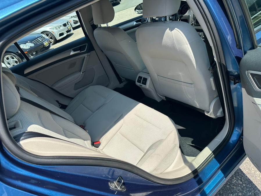 2017 Volkswagen Golf 1.8T 4-Door Wolfsburg Edition Manual, available for sale in South Windsor, Connecticut | Mike And Tony Auto Sales, Inc. South Windsor, Connecticut 2017 Volkswagen Golf 1.8T 4-Door Wolfsburg Edition Manual, available for sale in South Windsor, Connecticut | Mike And Tony Auto Sales, Inc. South Windsor, Connecticut