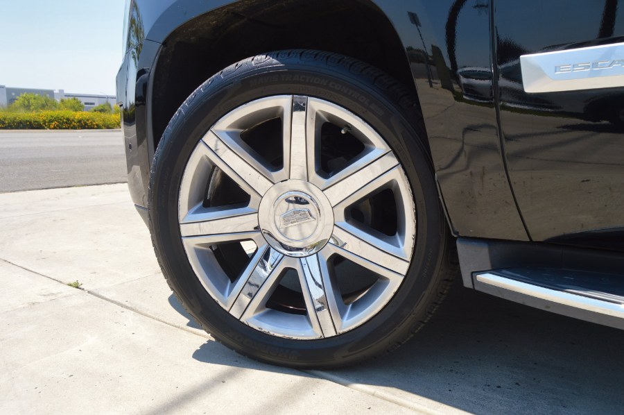 2019 Cadillac Escalade ESV 4WD 4dr Premium Luxury, available for sale in Moreno Valley, California | Fusion Motors Inc. Moreno Valley, California 2019 Cadillac Escalade ESV 4WD 4dr Premium Luxury, available for sale in Moreno Valley, California | Fusion Motors Inc. Moreno Valley, California