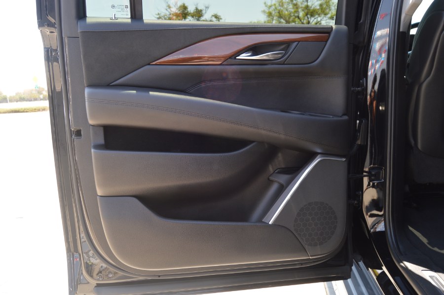 2019 Cadillac Escalade ESV 4WD 4dr Premium Luxury, available for sale in Moreno Valley, California | Fusion Motors Inc. Moreno Valley, California 2019 Cadillac Escalade ESV 4WD 4dr Premium Luxury, available for sale in Moreno Valley, California | Fusion Motors Inc. Moreno Valley, California
