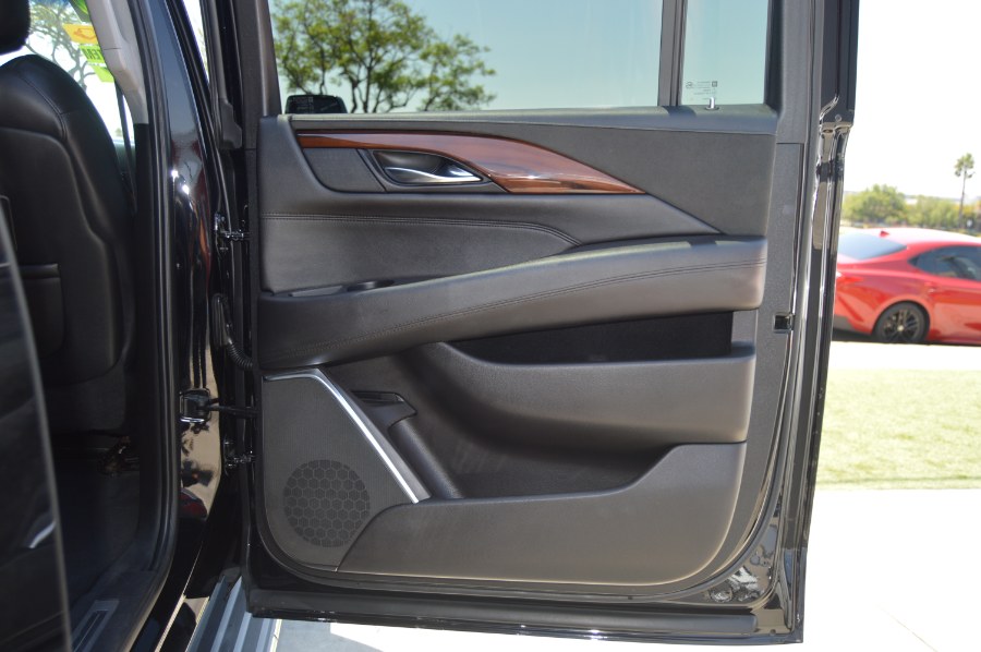 2019 Cadillac Escalade ESV 4WD 4dr Premium Luxury, available for sale in Moreno Valley, California | Fusion Motors Inc. Moreno Valley, California 2019 Cadillac Escalade ESV 4WD 4dr Premium Luxury, available for sale in Moreno Valley, California | Fusion Motors Inc. Moreno Valley, California