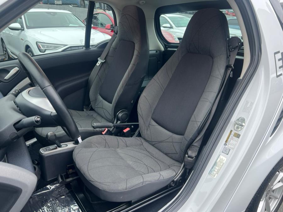2016 smart fortwo electric drive Passion Coupe, available for sale in Daly City, California | Green Light Auto Wholesale. Daly City, California 2016 smart fortwo electric drive Passion Coupe, available for sale in Daly City, California | Green Light Auto Wholesale. Daly City, California