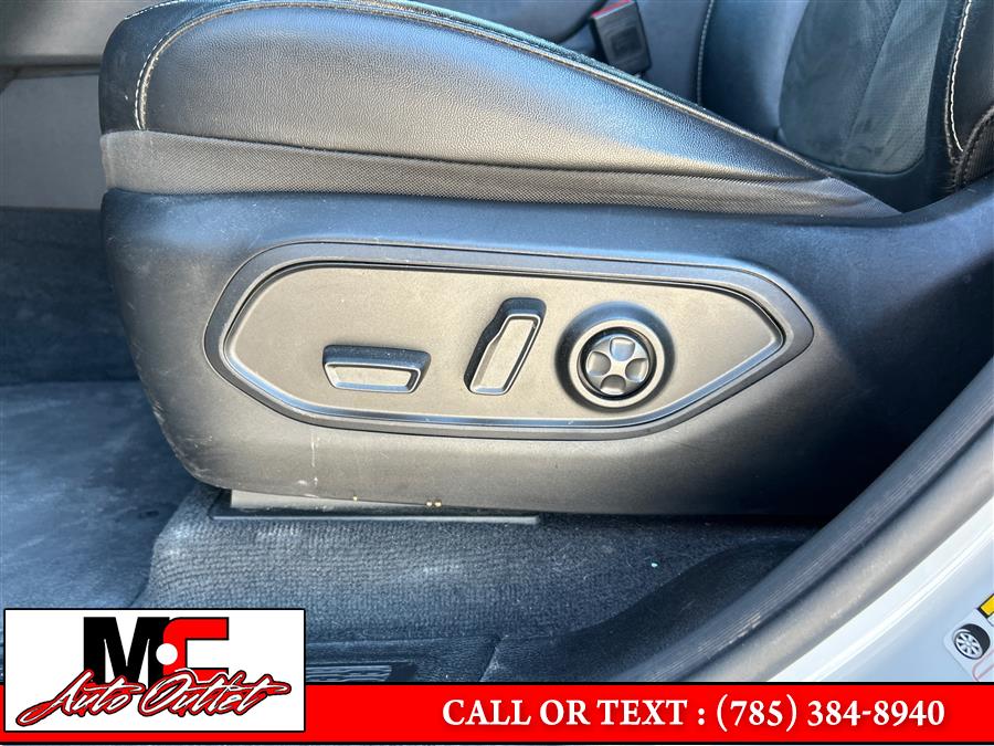 2021 Jeep Grand Cherokee L Altitude 4x4, available for sale in Colby, Kansas | M C Auto Outlet Inc. Colby, Kansas 2021 Jeep Grand Cherokee L Altitude 4x4, available for sale in Colby, Kansas | M C Auto Outlet Inc. Colby, Kansas