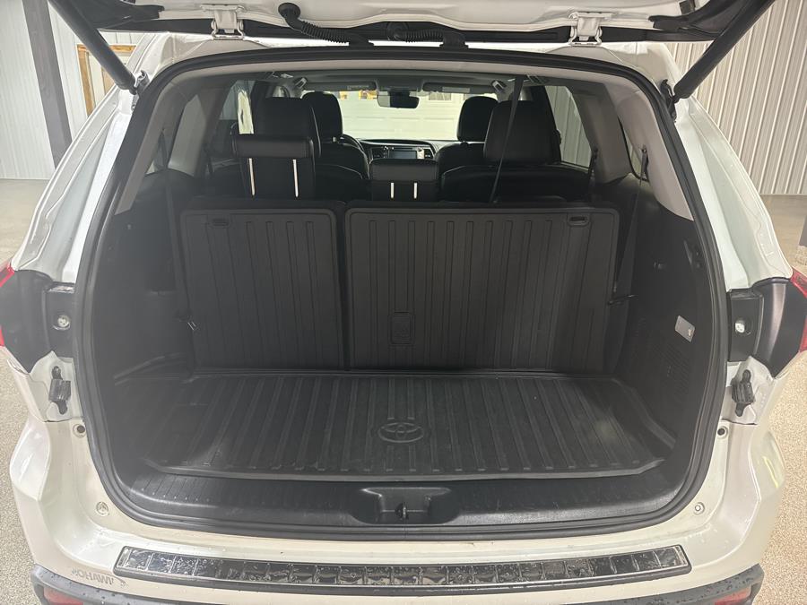 2018 Toyota Highlander SE V6 AWD (Natl), available for sale in Pittsfield, Maine | Maine Central Motors. Pittsfield, Maine 2018 Toyota Highlander SE V6 AWD (Natl), available for sale in Pittsfield, Maine | Maine Central Motors. Pittsfield, Maine