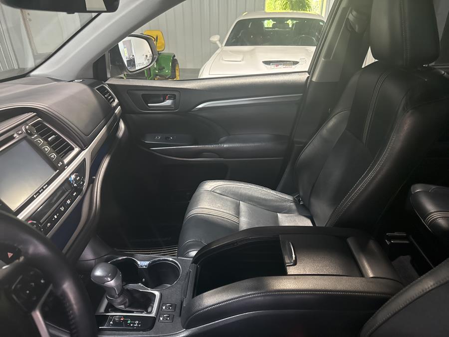 2018 Toyota Highlander SE V6 AWD (Natl), available for sale in Pittsfield, Maine | Maine Central Motors. Pittsfield, Maine 2018 Toyota Highlander SE V6 AWD (Natl), available for sale in Pittsfield, Maine | Maine Central Motors. Pittsfield, Maine