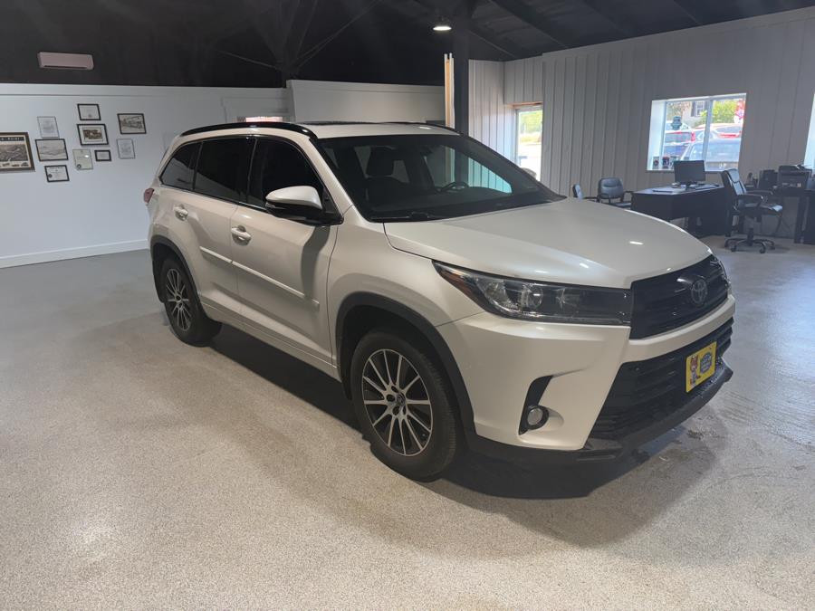 2018 Toyota Highlander SE V6 AWD (Natl), available for sale in Pittsfield, Maine | Maine Central Motors. Pittsfield, Maine 2018 Toyota Highlander SE V6 AWD (Natl), available for sale in Pittsfield, Maine | Maine Central Motors. Pittsfield, Maine