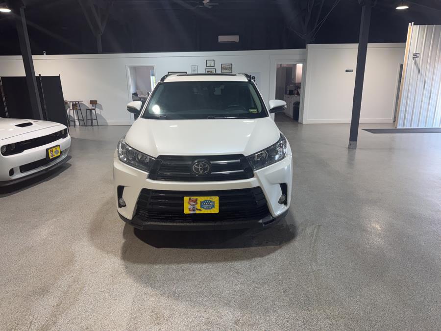2018 Toyota Highlander SE V6 AWD (Natl), available for sale in Pittsfield, Maine | Maine Central Motors. Pittsfield, Maine 2018 Toyota Highlander SE V6 AWD (Natl), available for sale in Pittsfield, Maine | Maine Central Motors. Pittsfield, Maine