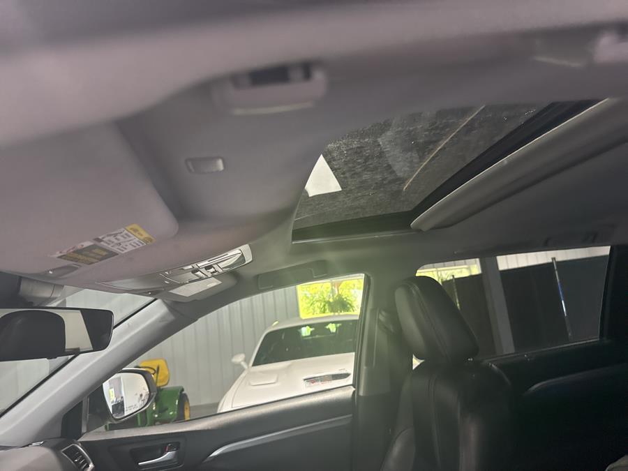 2018 Toyota Highlander SE V6 AWD (Natl), available for sale in Pittsfield, Maine | Maine Central Motors. Pittsfield, Maine 2018 Toyota Highlander SE V6 AWD (Natl), available for sale in Pittsfield, Maine | Maine Central Motors. Pittsfield, Maine