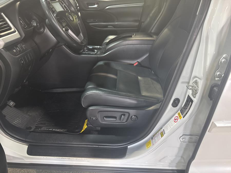 2018 Toyota Highlander SE V6 AWD (Natl), available for sale in Pittsfield, Maine | Maine Central Motors. Pittsfield, Maine 2018 Toyota Highlander SE V6 AWD (Natl), available for sale in Pittsfield, Maine | Maine Central Motors. Pittsfield, Maine