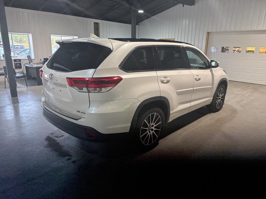 2018 Toyota Highlander SE V6 AWD (Natl), available for sale in Pittsfield, Maine | Maine Central Motors. Pittsfield, Maine 2018 Toyota Highlander SE V6 AWD (Natl), available for sale in Pittsfield, Maine | Maine Central Motors. Pittsfield, Maine