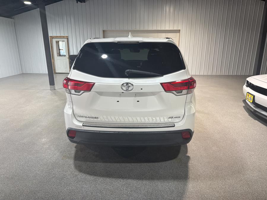 2018 Toyota Highlander SE V6 AWD (Natl), available for sale in Pittsfield, Maine | Maine Central Motors. Pittsfield, Maine 2018 Toyota Highlander SE V6 AWD (Natl), available for sale in Pittsfield, Maine | Maine Central Motors. Pittsfield, Maine