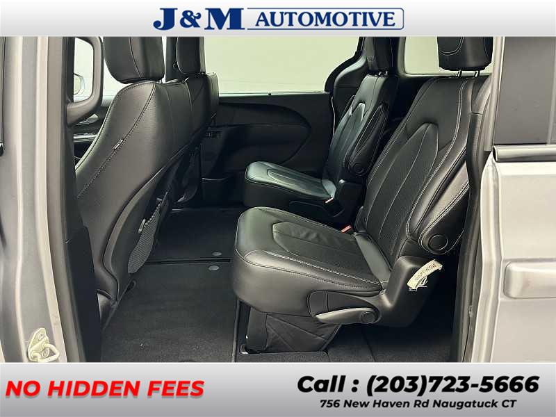 2020 Chrysler Pacifica Launch Edition, available for sale in Naugatuck, Connecticut | J&M Automotive Sls&Svc LLC. Naugatuck, Connecticut 2020 Chrysler Pacifica Launch Edition, available for sale in Naugatuck, Connecticut | J&M Automotive Sls&Svc LLC. Naugatuck, Connecticut