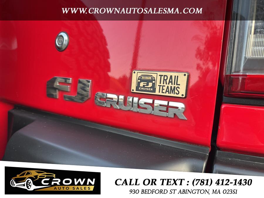 2012 Toyota FJ Cruiser 4WD 4dr Auto (Natl), available for sale in Abington, Massachusetts | Crown Auto Sales. Abington, Massachusetts 2012 Toyota FJ Cruiser 4WD 4dr Auto (Natl), available for sale in Abington, Massachusetts | Crown Auto Sales. Abington, Massachusetts