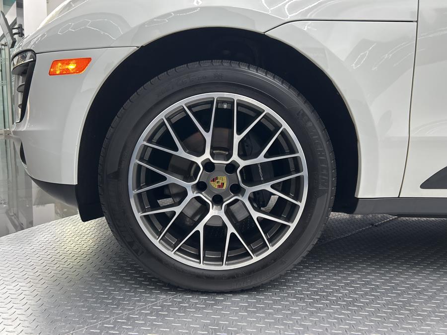 2018 Porsche Macan Sport Edition AWD, available for sale in Jersey City, New Jersey | Luxe Auto Galleria. Jersey City, New Jersey 2018 Porsche Macan Sport Edition AWD, available for sale in Jersey City, New Jersey | Luxe Auto Galleria. Jersey City, New Jersey
