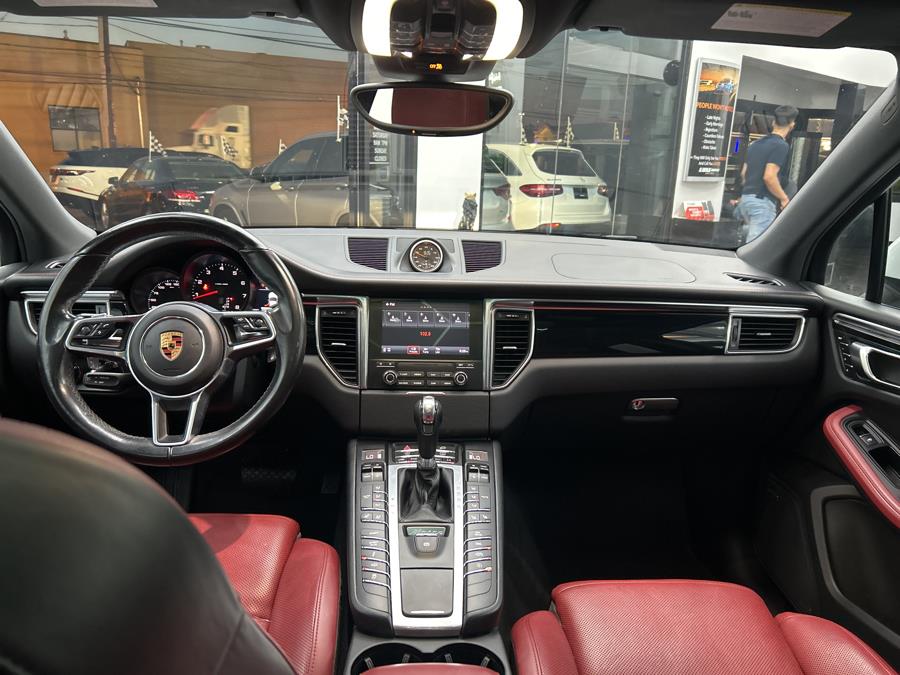 2018 Porsche Macan Sport Edition AWD, available for sale in Jersey City, New Jersey | Luxe Auto Galleria. Jersey City, New Jersey 2018 Porsche Macan Sport Edition AWD, available for sale in Jersey City, New Jersey | Luxe Auto Galleria. Jersey City, New Jersey