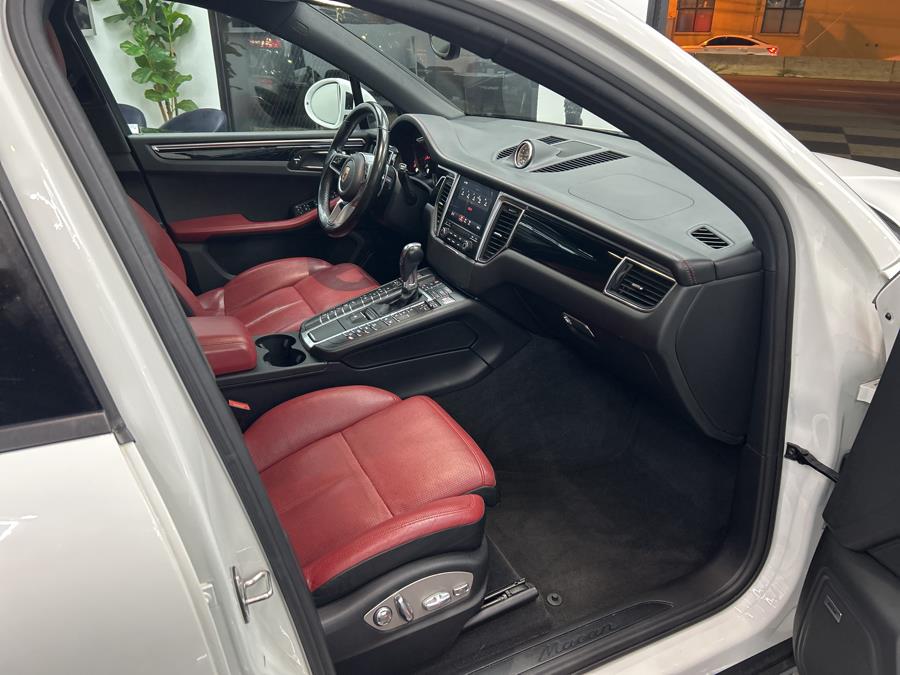 2018 Porsche Macan Sport Edition AWD, available for sale in Jersey City, New Jersey | Luxe Auto Galleria. Jersey City, New Jersey 2018 Porsche Macan Sport Edition AWD, available for sale in Jersey City, New Jersey | Luxe Auto Galleria. Jersey City, New Jersey