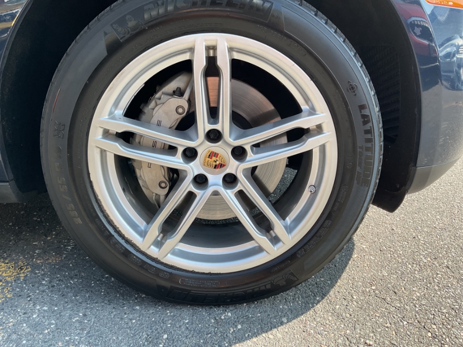 2015 Porsche Macan AWD 4dr S, available for sale in Waterbury, Connecticut | Jim Juliani Motors. Waterbury, Connecticut 2015 Porsche Macan AWD 4dr S, available for sale in Waterbury, Connecticut | Jim Juliani Motors. Waterbury, Connecticut
