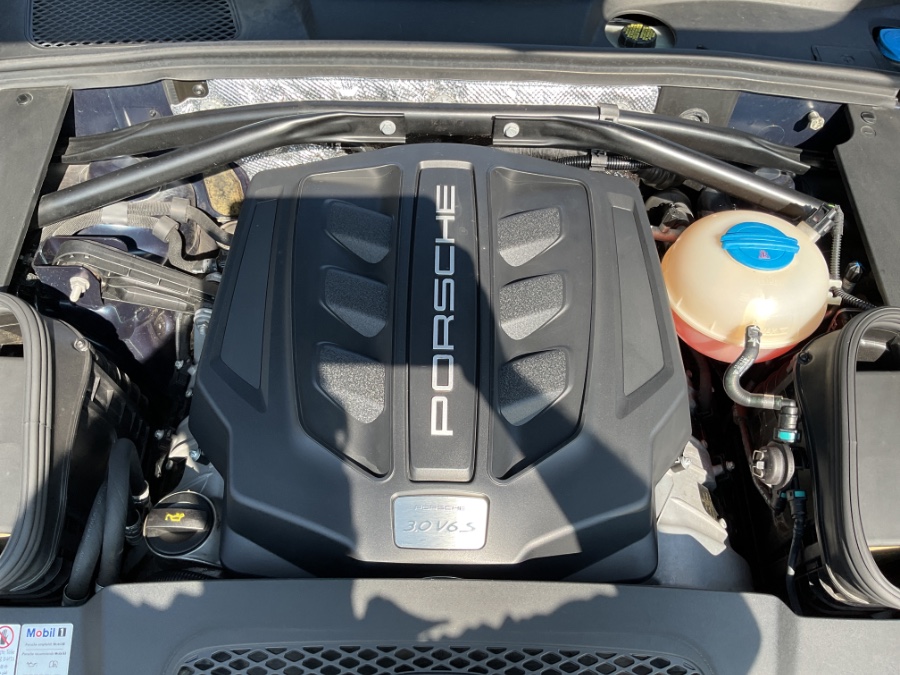2015 Porsche Macan AWD 4dr S, available for sale in Waterbury, Connecticut | Jim Juliani Motors. Waterbury, Connecticut 2015 Porsche Macan AWD 4dr S, available for sale in Waterbury, Connecticut | Jim Juliani Motors. Waterbury, Connecticut