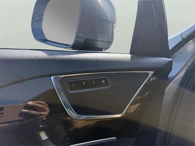 2018 Volvo Xc90 T6 Momentum, available for sale in Stratford, Connecticut | Wiz Leasing Inc. Stratford, Connecticut 2018 Volvo Xc90 T6 Momentum, available for sale in Stratford, Connecticut | Wiz Leasing Inc. Stratford, Connecticut