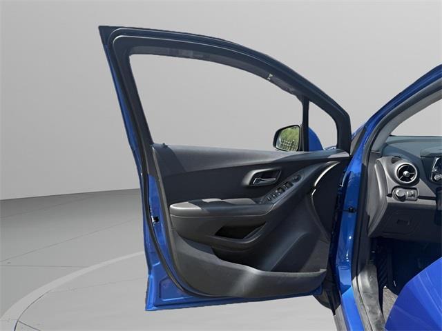 2016 Chevrolet Trax LS, available for sale in Stratford, Connecticut | Wiz Leasing Inc. Stratford, Connecticut 2016 Chevrolet Trax LS, available for sale in Stratford, Connecticut | Wiz Leasing Inc. Stratford, Connecticut
