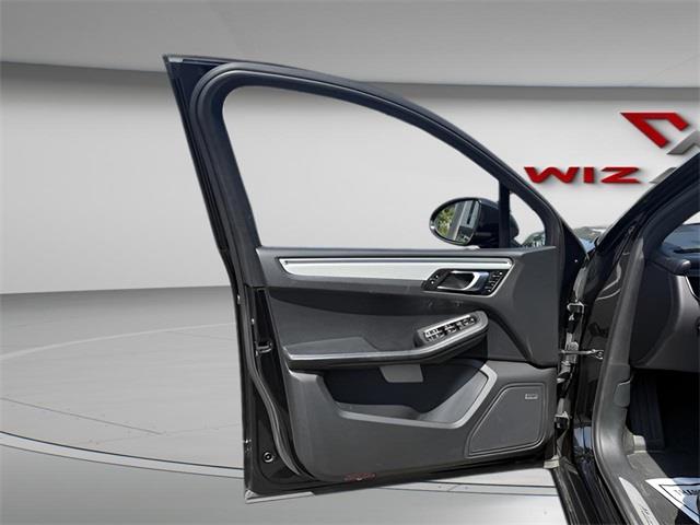 2018 Porsche Macan GTS, available for sale in Stratford, Connecticut | Wiz Leasing Inc. Stratford, Connecticut 2018 Porsche Macan GTS, available for sale in Stratford, Connecticut | Wiz Leasing Inc. Stratford, Connecticut