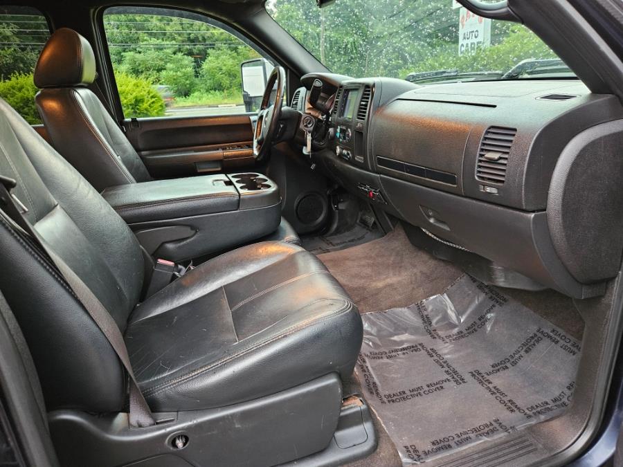 2009 GMC Sierra 2500HD 4WD 6.6 Duramax Diesel Crew Cab 153" SLE, available for sale in East Windsor, Connecticut | Toro Auto. East Windsor, Connecticut 2009 GMC Sierra 2500HD 4WD 6.6 Duramax Diesel Crew Cab 153" SLE, available for sale in East Windsor, Connecticut | Toro Auto. East Windsor, Connecticut