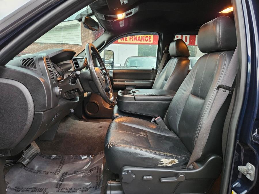 2009 GMC Sierra 2500HD 4WD 6.6 Duramax Diesel Crew Cab 153" SLE, available for sale in East Windsor, Connecticut | Toro Auto. East Windsor, Connecticut 2009 GMC Sierra 2500HD 4WD 6.6 Duramax Diesel Crew Cab 153" SLE, available for sale in East Windsor, Connecticut | Toro Auto. East Windsor, Connecticut
