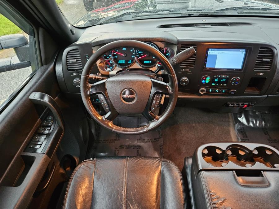 2009 GMC Sierra 2500HD 4WD 6.6 Duramax Diesel Crew Cab 153" SLE, available for sale in East Windsor, Connecticut | Toro Auto. East Windsor, Connecticut 2009 GMC Sierra 2500HD 4WD 6.6 Duramax Diesel Crew Cab 153" SLE, available for sale in East Windsor, Connecticut | Toro Auto. East Windsor, Connecticut