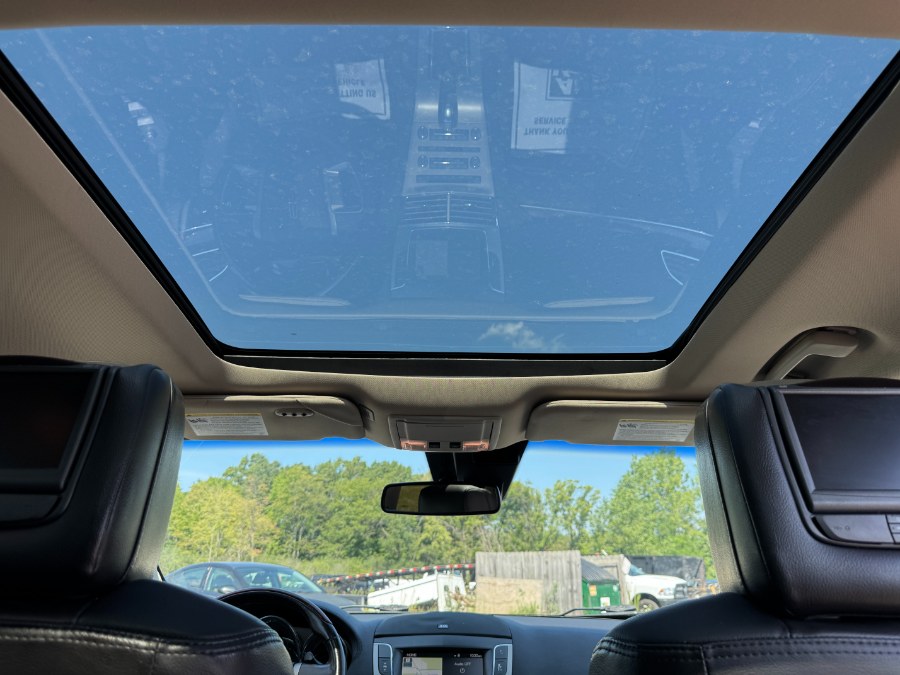 2012 Lincoln MKT 4dr Wgn 3.5L AWD w/EcoBoost, available for sale in Ortonville, Michigan | Marsh Auto Sales LLC. Ortonville, Michigan 2012 Lincoln MKT 4dr Wgn 3.5L AWD w/EcoBoost, available for sale in Ortonville, Michigan | Marsh Auto Sales LLC. Ortonville, Michigan