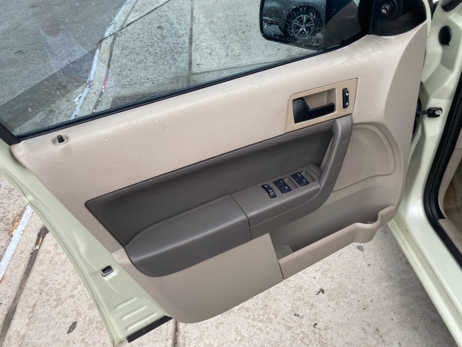 2010 Ford Focus 4dr Sdn SE, available for sale in Middle Village, New York | Middle Village Motors . Middle Village, New York 2010 Ford Focus 4dr Sdn SE, available for sale in Middle Village, New York | Middle Village Motors . Middle Village, New York