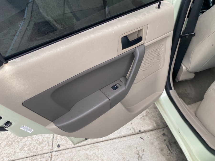2010 Ford Focus 4dr Sdn SE, available for sale in Middle Village, New York | Middle Village Motors . Middle Village, New York 2010 Ford Focus 4dr Sdn SE, available for sale in Middle Village, New York | Middle Village Motors . Middle Village, New York
