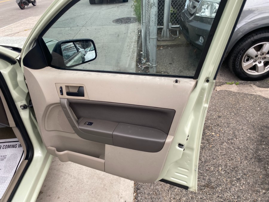 2010 Ford Focus 4dr Sdn SE, available for sale in Middle Village, New York | Middle Village Motors . Middle Village, New York 2010 Ford Focus 4dr Sdn SE, available for sale in Middle Village, New York | Middle Village Motors . Middle Village, New York
