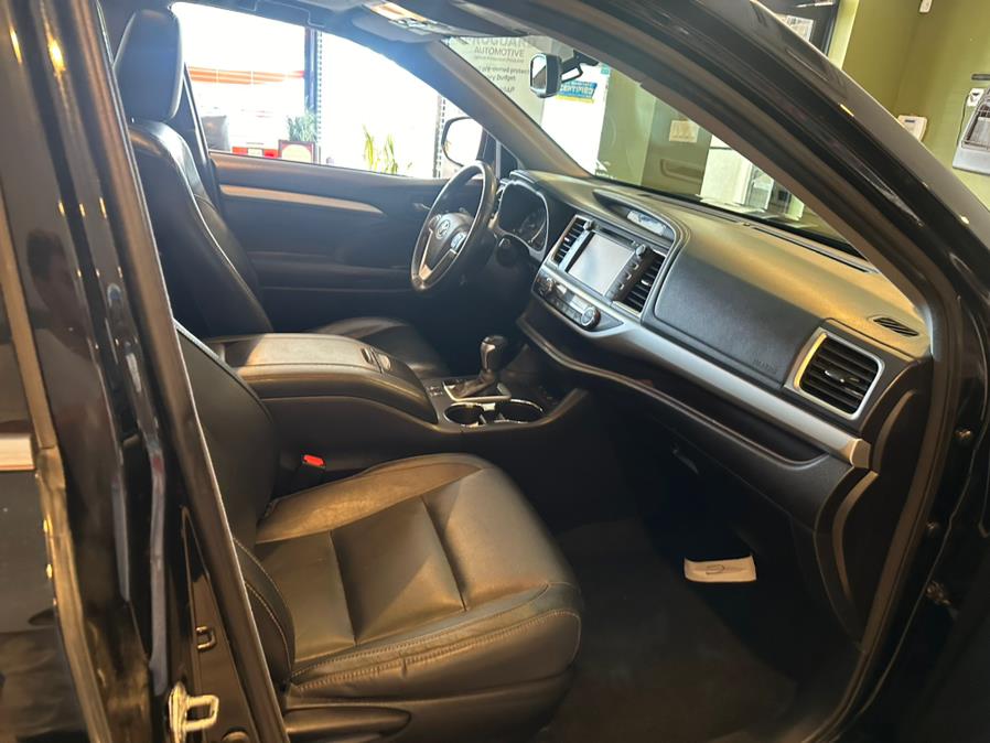 2015 Toyota Highlander AWD 4dr V6 XLE (Natl), available for sale in West Hartford, Connecticut | AutoMax. West Hartford, Connecticut 2015 Toyota Highlander AWD 4dr V6 XLE (Natl), available for sale in West Hartford, Connecticut | AutoMax. West Hartford, Connecticut